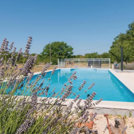 Five-bedroom With A Fireplace 03 Σπίτι διακοπών *