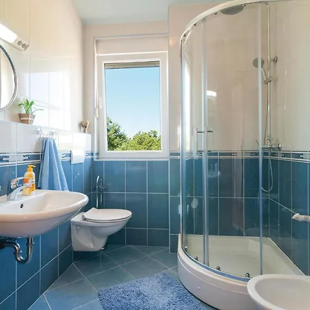Σπίτι διακοπών Five-bedroom With A Fireplace 03 *